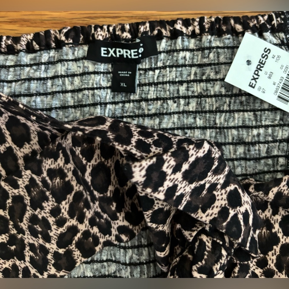 Express Cropped Tube Top Women’s XL Leopard Print Front Tie Casualwear New - Picture 2 of 8
